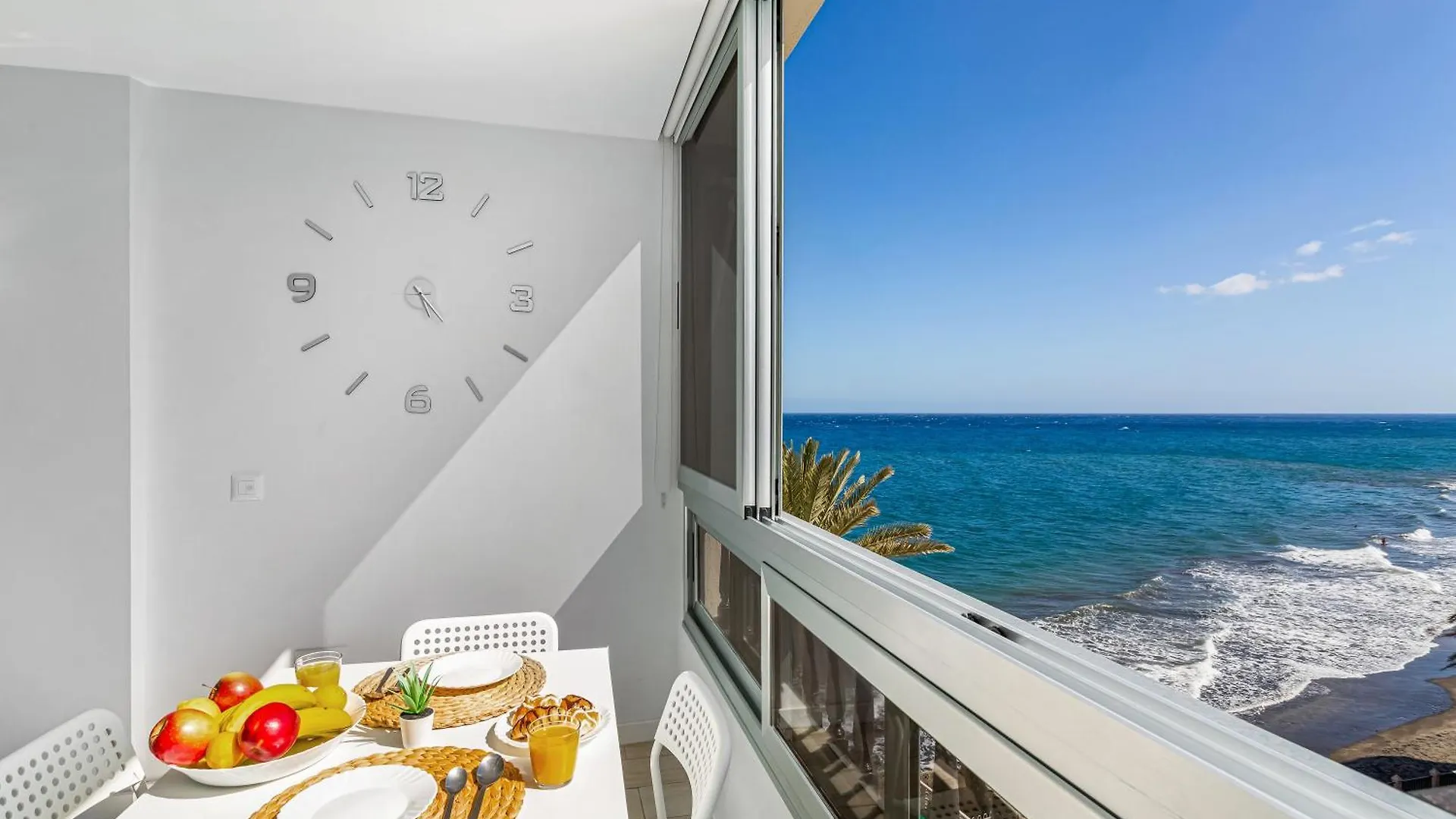 Newly Refurbished Beachfront San Bartolome de Tirajana