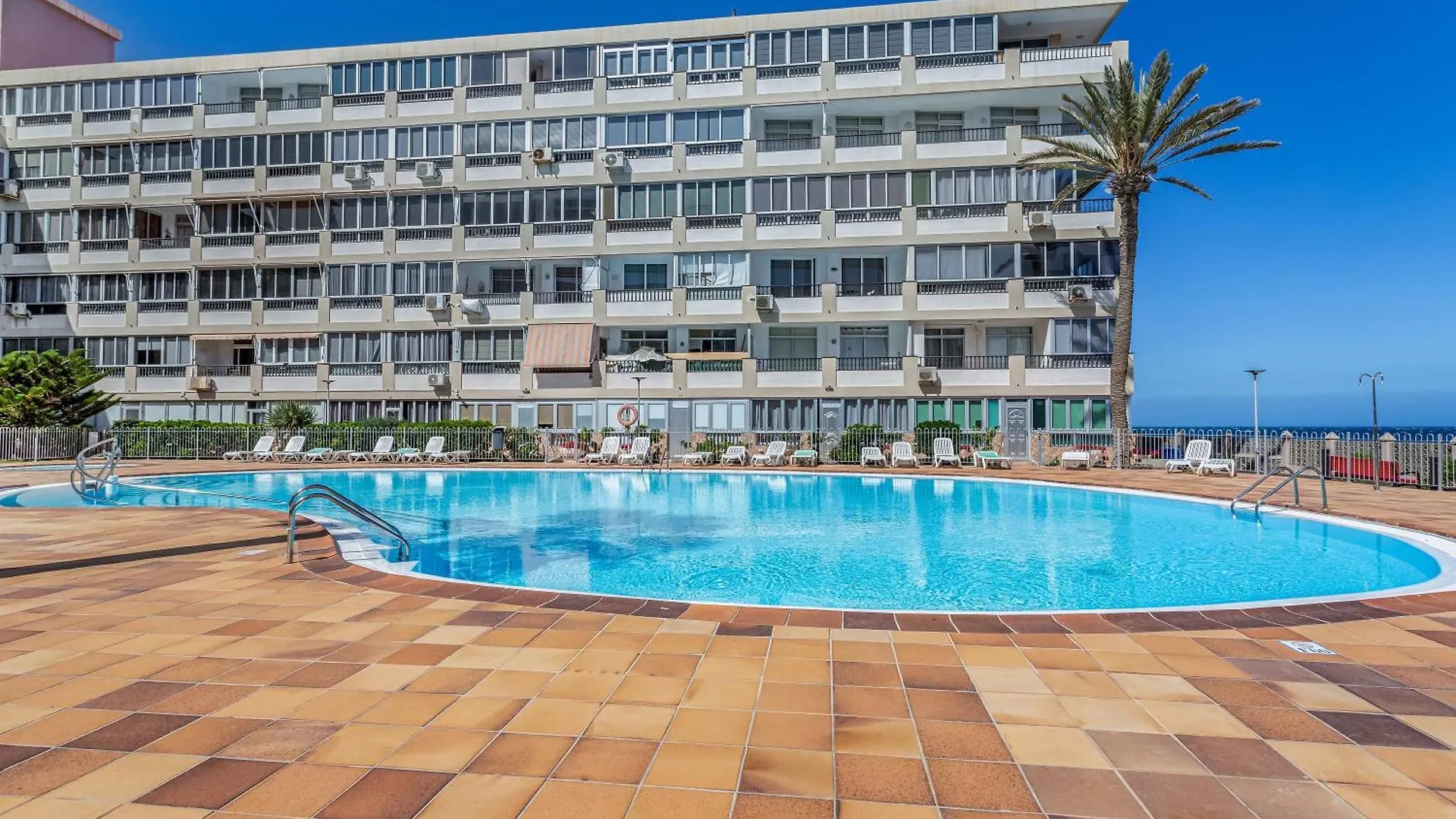 Newly Refurbished Beachfront San Bartolome de Tirajana  Apartment San Bartolome de Tirajana (Gran Canaria)